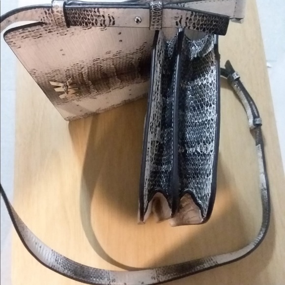 📦SOLD📦Michael Kors Snake Embossed Crossbody - Picture 4 of 4